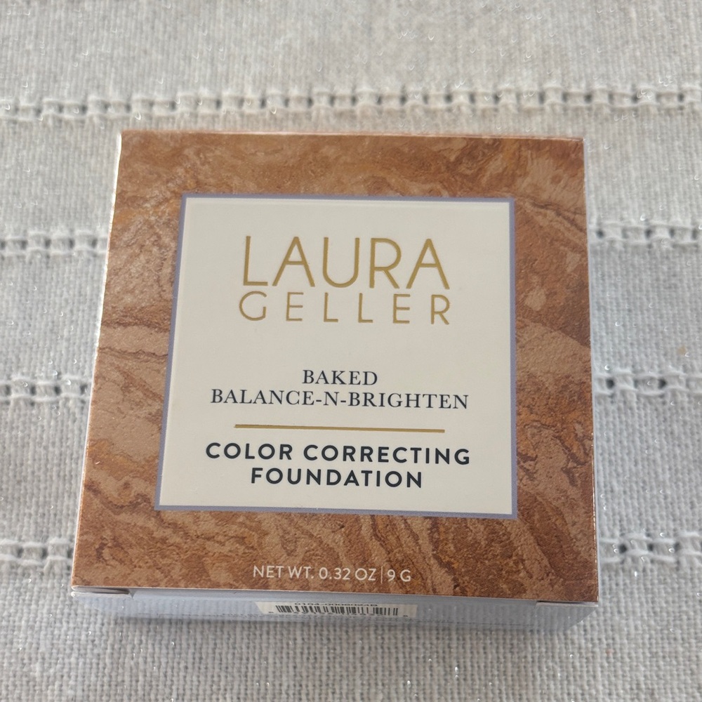 Laura Geller Baked Balance-N-Brighten Foundation - Warm Tan medium